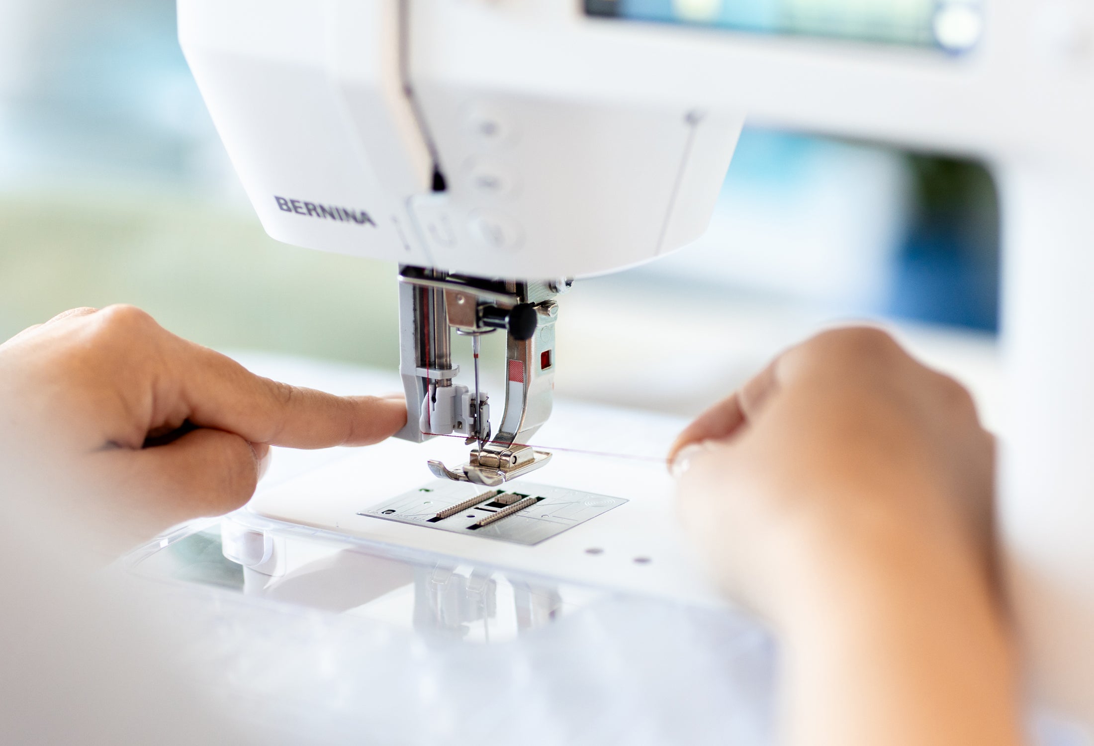 NEW! BERNINA 325