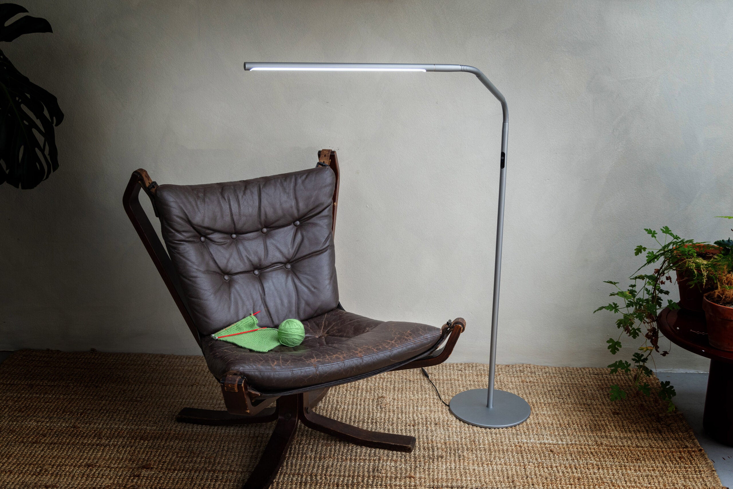 Slimline 4 Floor Lamp – Ice Grey