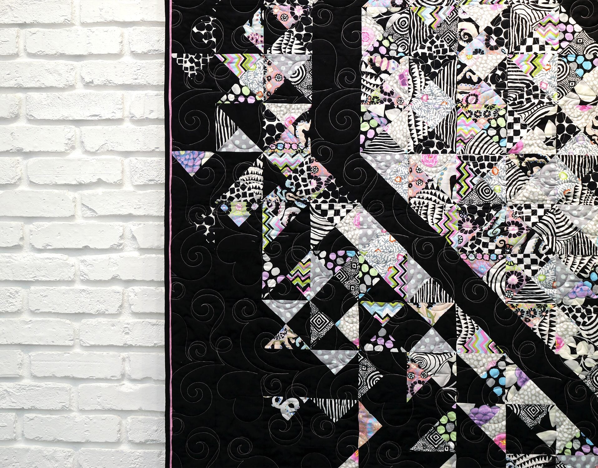 Exploding Hearts Quilt Kit