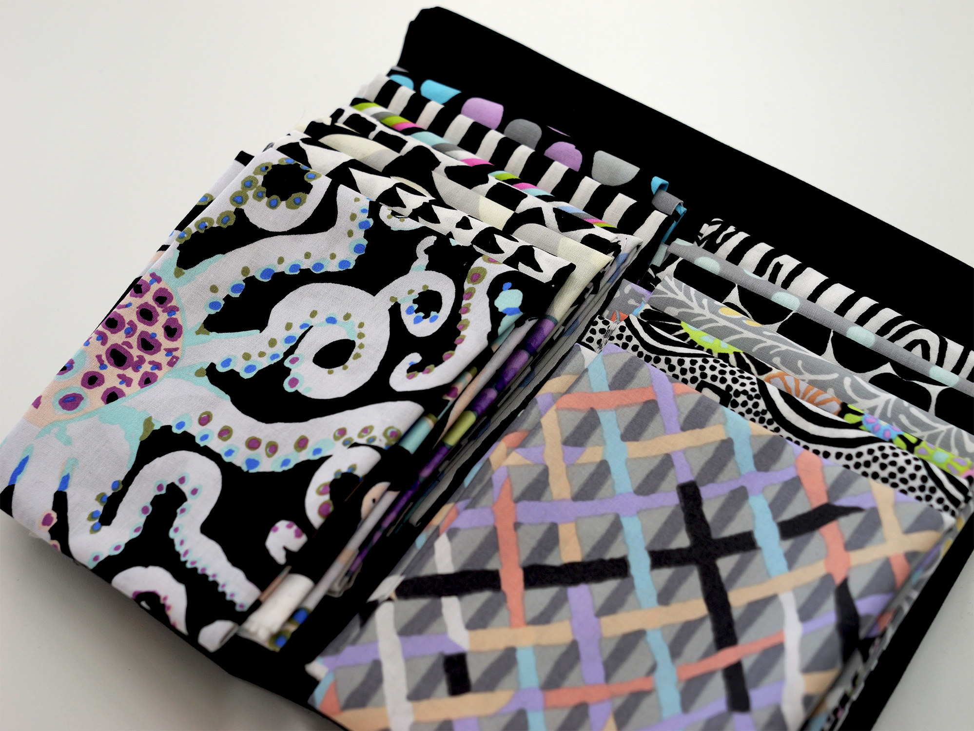 Exploding Hearts Quilt Kit