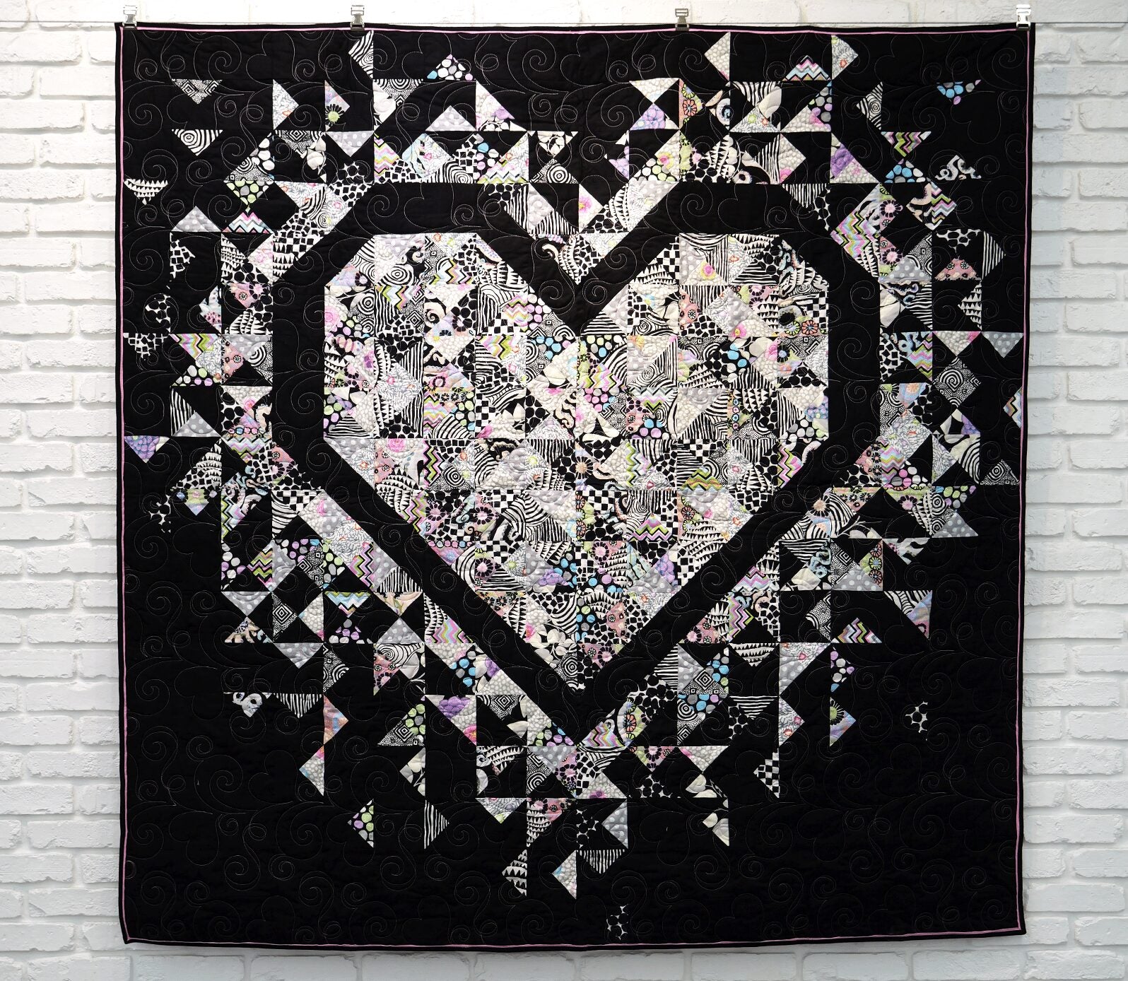 Exploding Hearts Quilt Kit