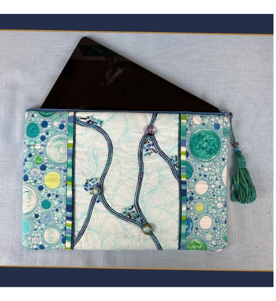 Serge It! Tablet Zipper Case Pattern
