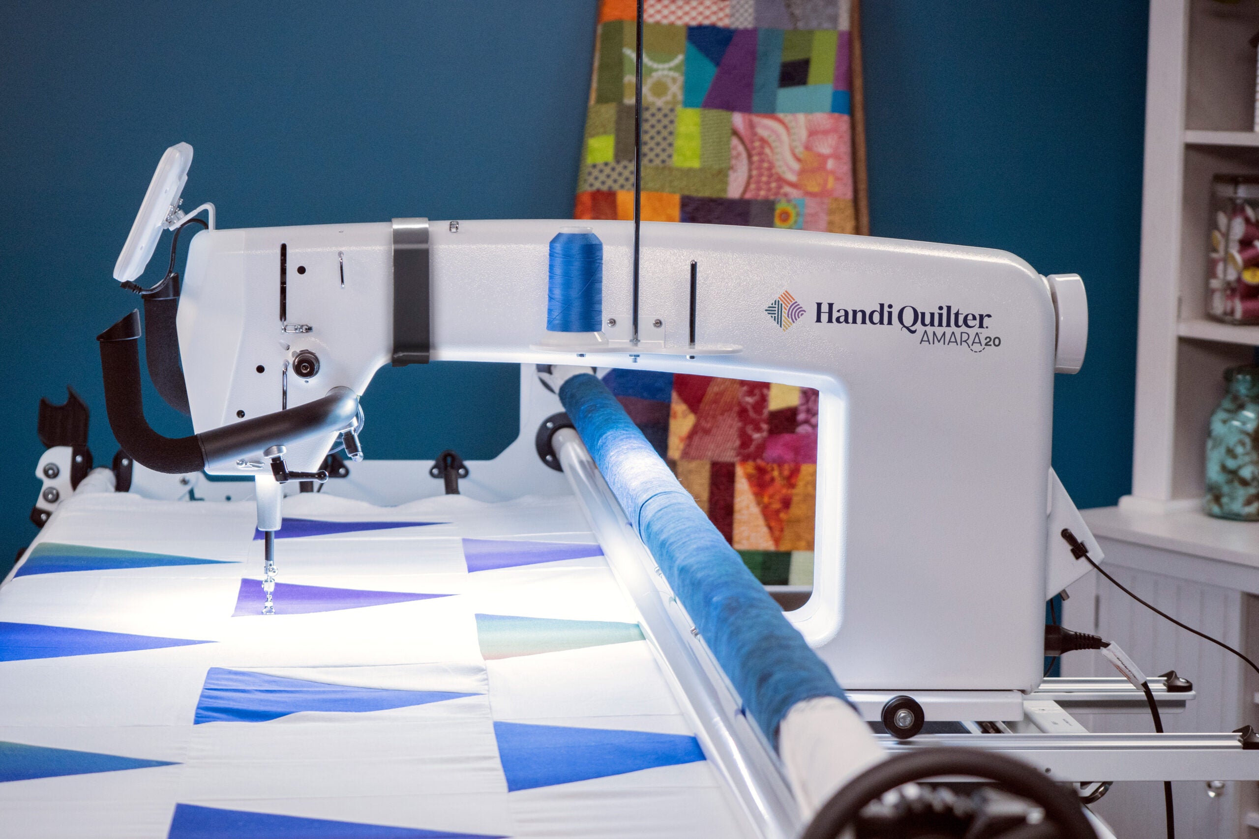 HQ Amara 20-Inch Longarm Quilting Machine