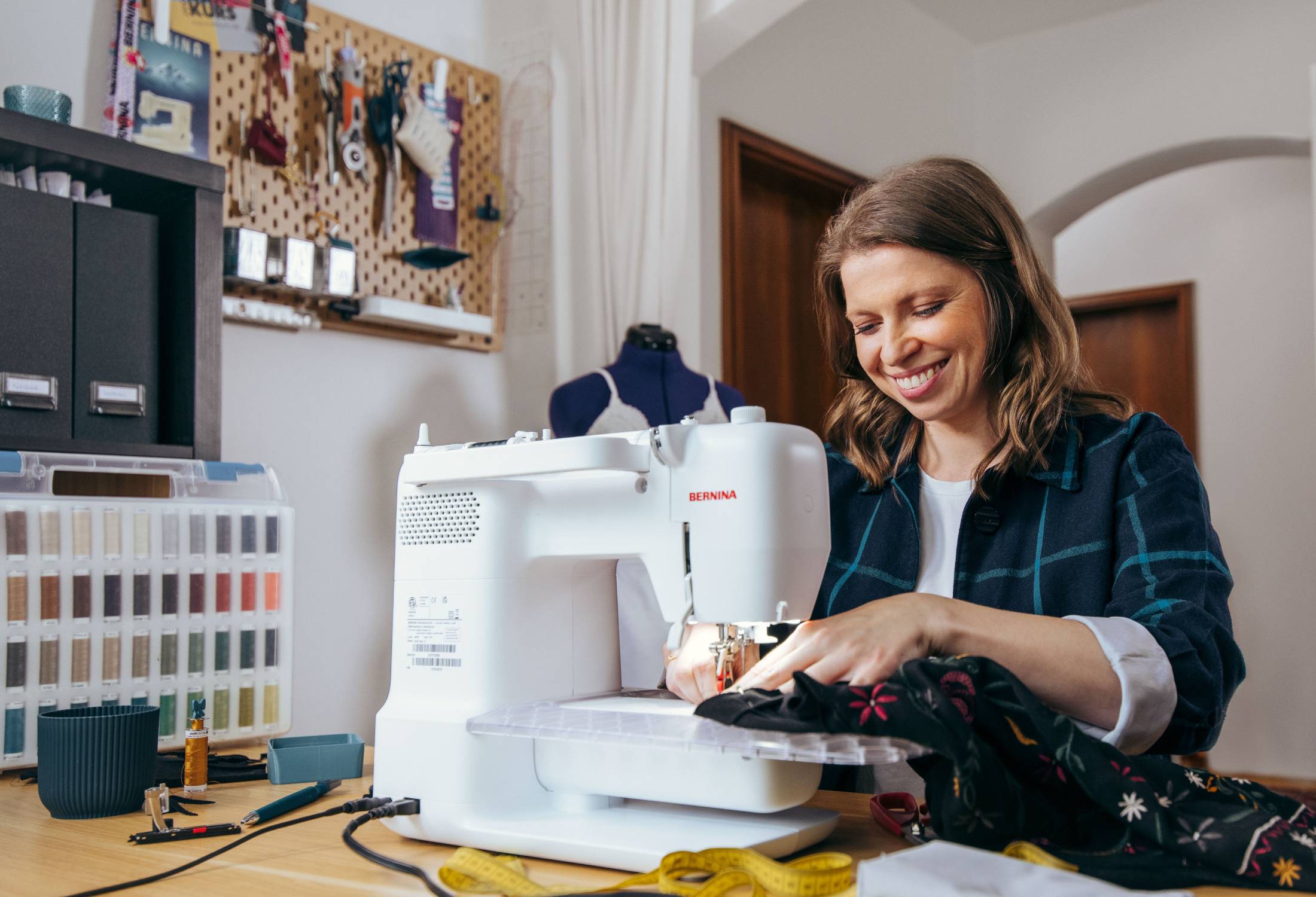 NEW! BERNINA 325