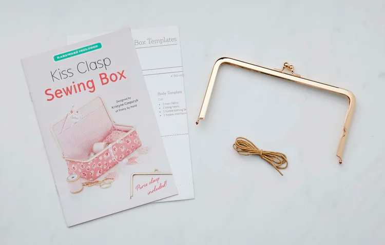 KISS CLASP SEWING BOX KIT
