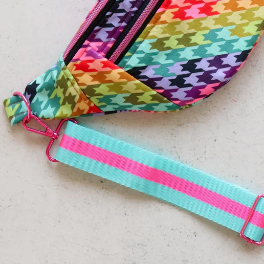 Two Tula Pink 1-1/2in Swivel Hooks