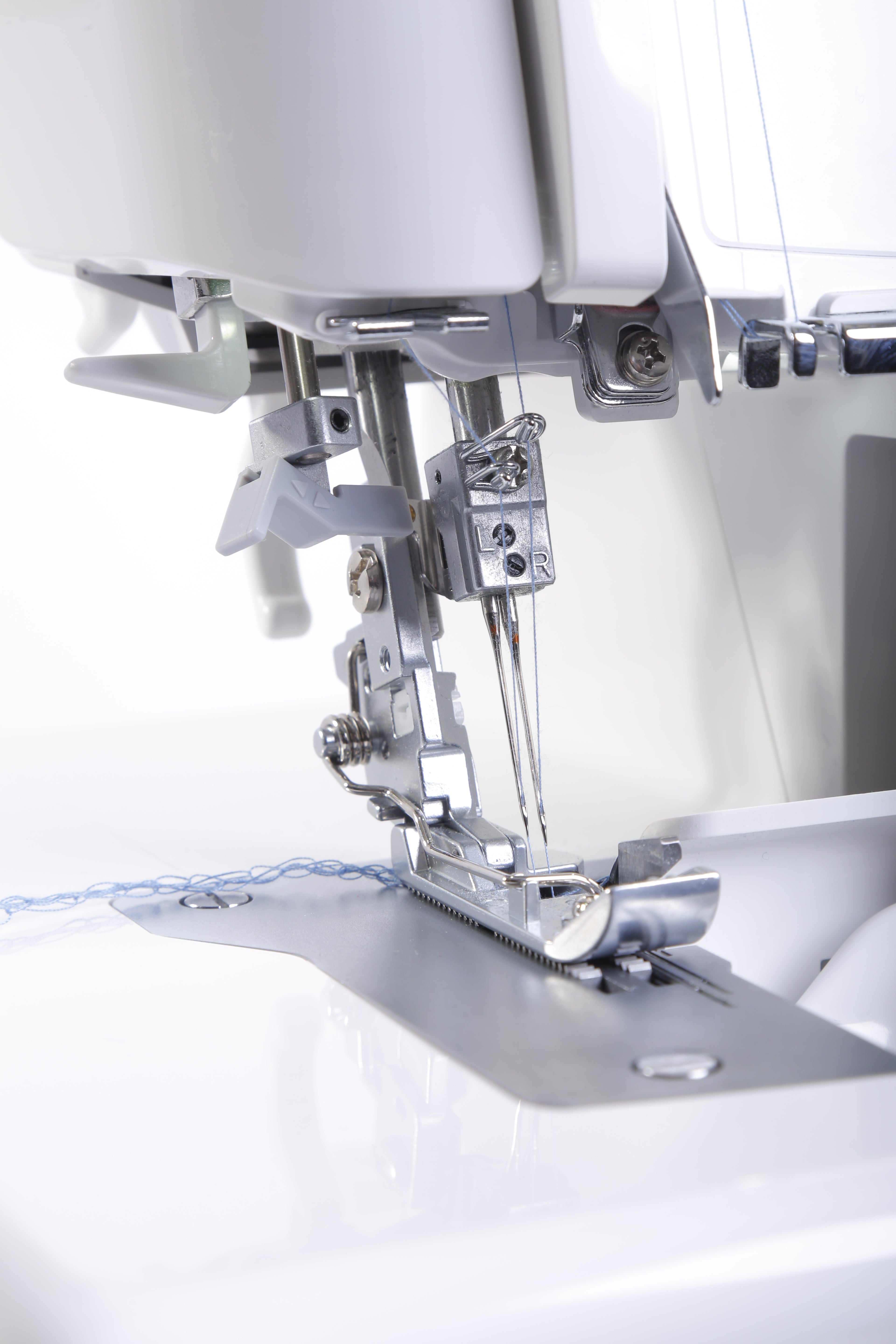 JUKI MO-2000QVP Overlock Serger