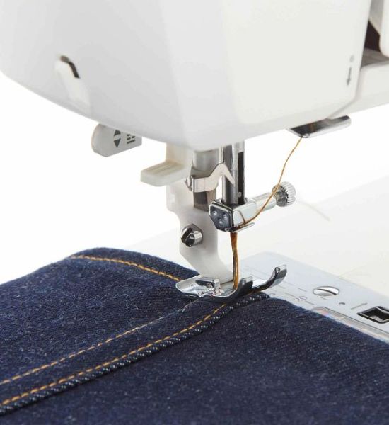 HUSQVARNA® VIKING® ONYX™ 30 Sewing Machine