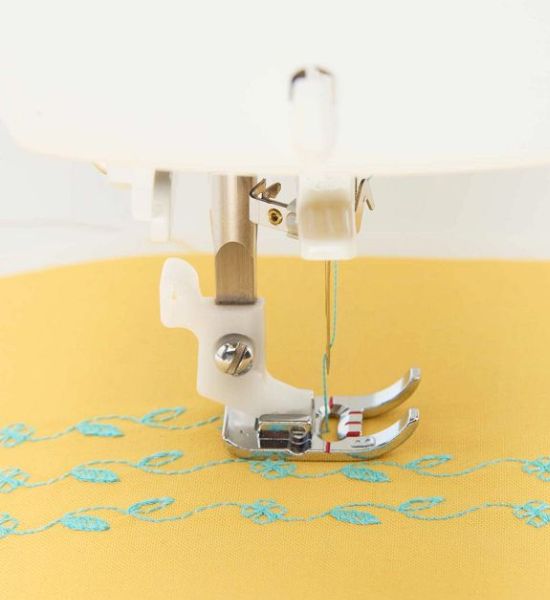 HUSQVARNA® VIKING® ONYX™ 30 Sewing Machine