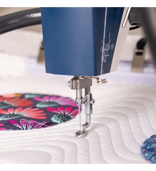 Grace Q’nique 19X — 19" Longarm Quilting Machine