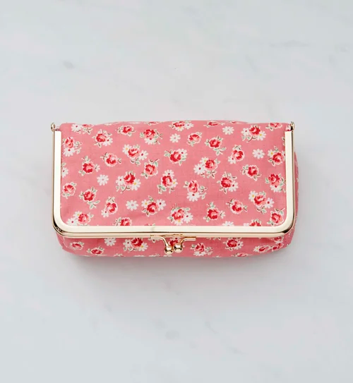 KISS CLASP SEWING BOX KIT