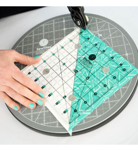 Sew Magnetic 11in Rotating Self-Healing Cutting Mat