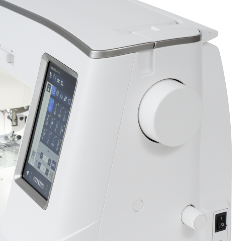 Janome Skyline 8