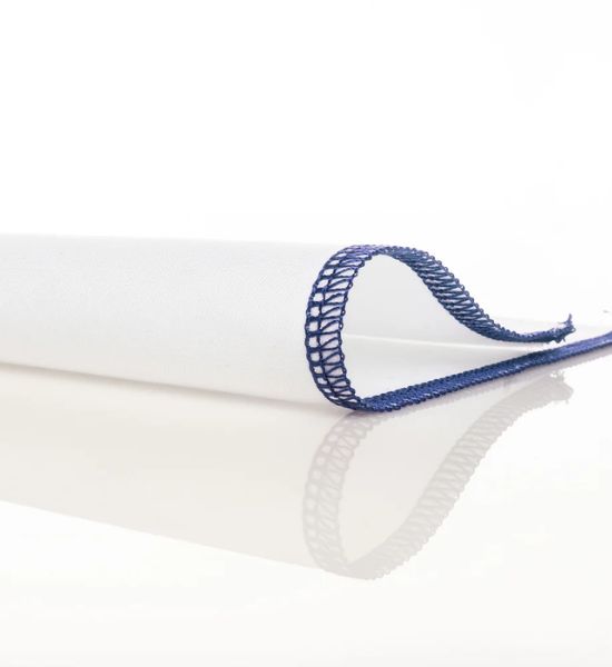 HUSQVARNA® VIKING® AMBER™ Air S | 400 Overlock Machine