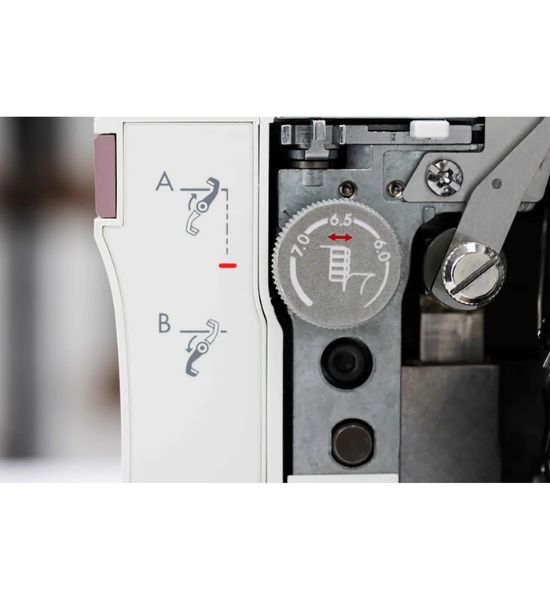 HUSQVARNA® VIKING® AMBER™ Air S | 500 Coverlock Machine
