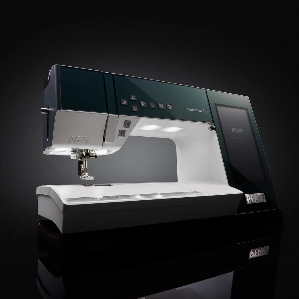 PFAFF® quilt expression™ 725 Sewing Machine