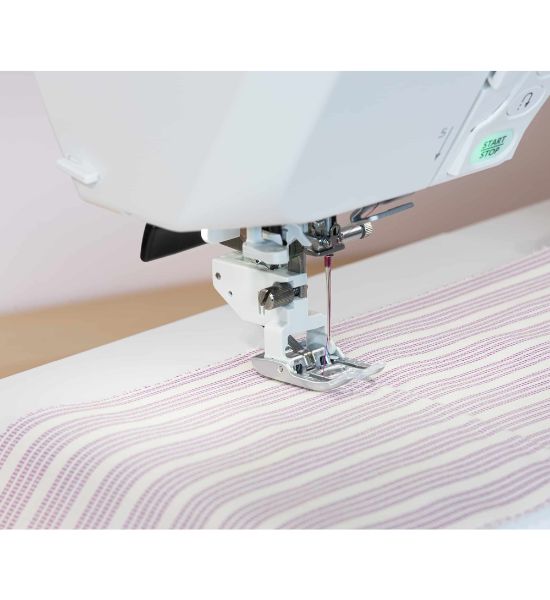 Elna eXcellence 710 Computerized Sewing & Quilting Machine