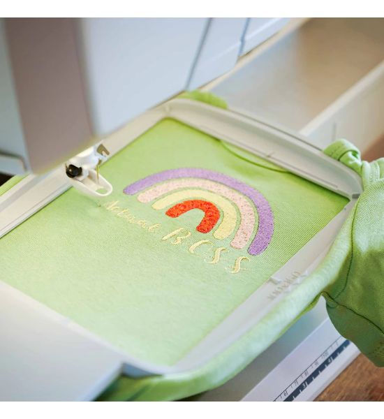 HUSQVARNA® VIKING® DESIGNER EPIC™ 3 — Sewing & Embroidery Machine