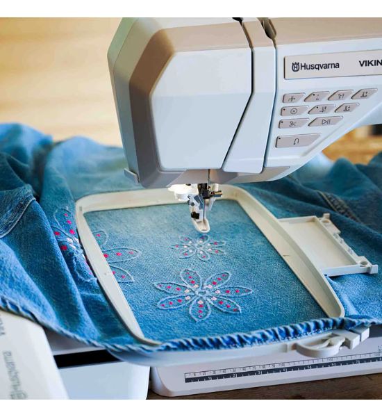 HUSQVARNA® VIKING® DESIGNER EPIC™ 3 — Sewing & Embroidery Machine