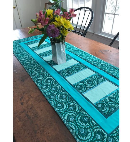 Serge It! Table Runner Pattern
