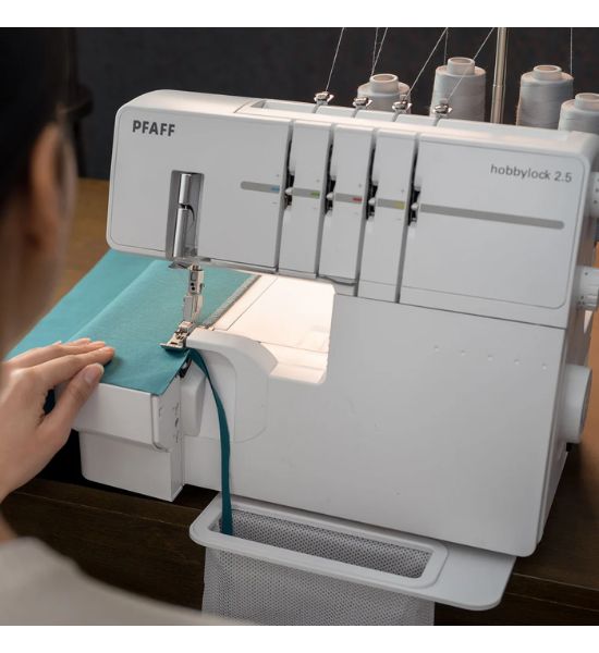 PFAFF® hobbylock™ 2.5 Overlock Machine