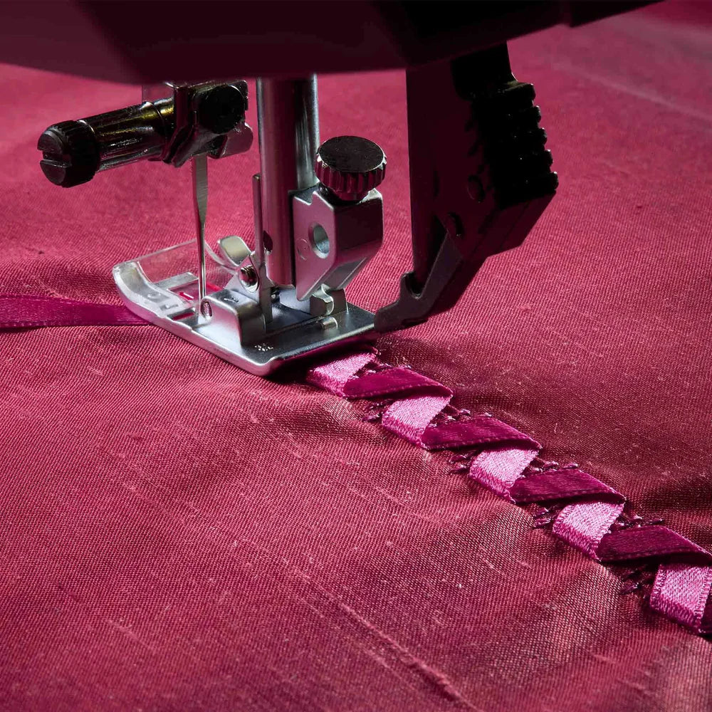 PFAFF® quilt expression™ 725 Sewing Machine