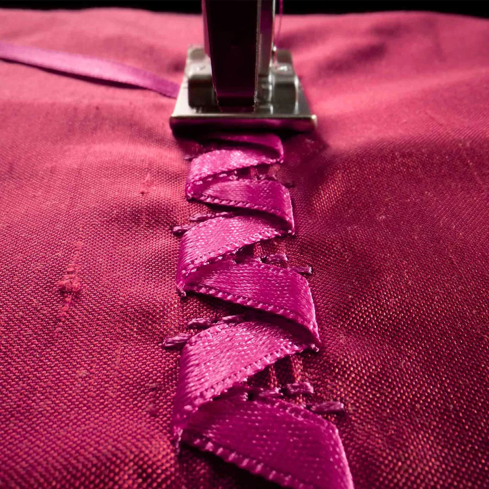 PFAFF® expression™ 715 Sewing Machine