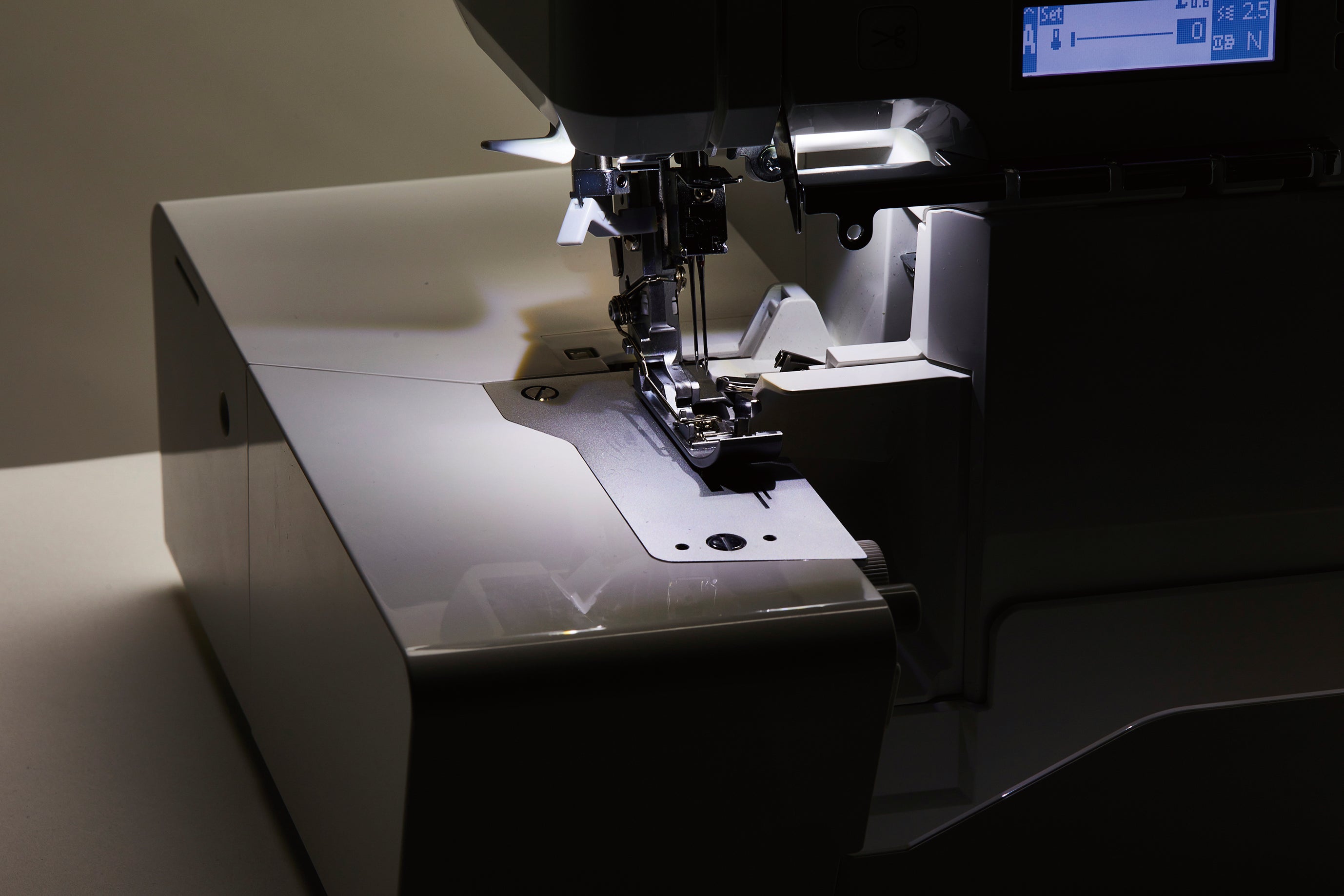 JUKI Akane MO-3000QVP Overlock Serger