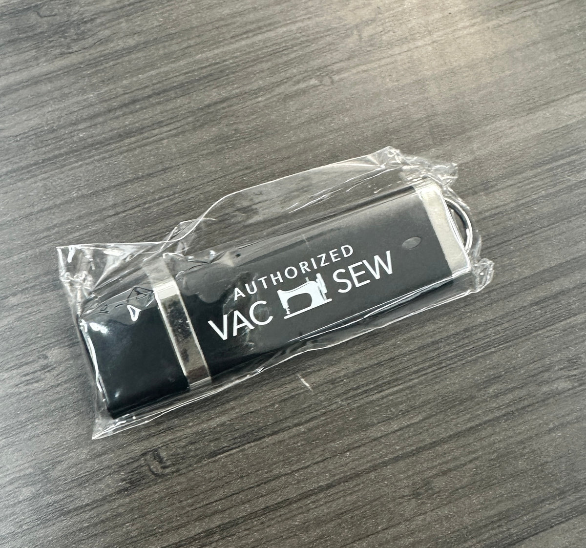 AVS USB- 4GB
