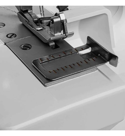 PFAFF® admire™ 1000 Overlock Machine