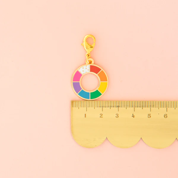 COLOR WHEEL ZIPPER CHARM