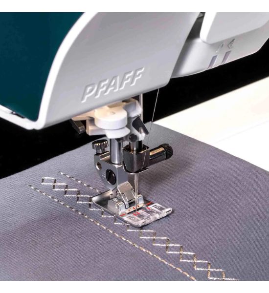 Refurbished PFAFF® performance icon™ Sewing Machine